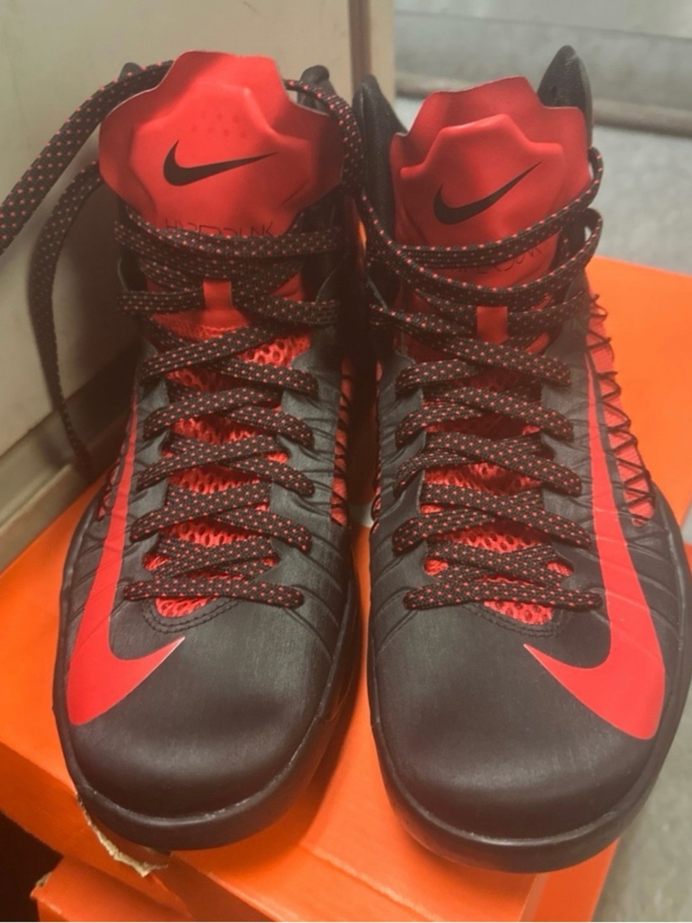 Nike Hyperdunk Box in University Red and Black
